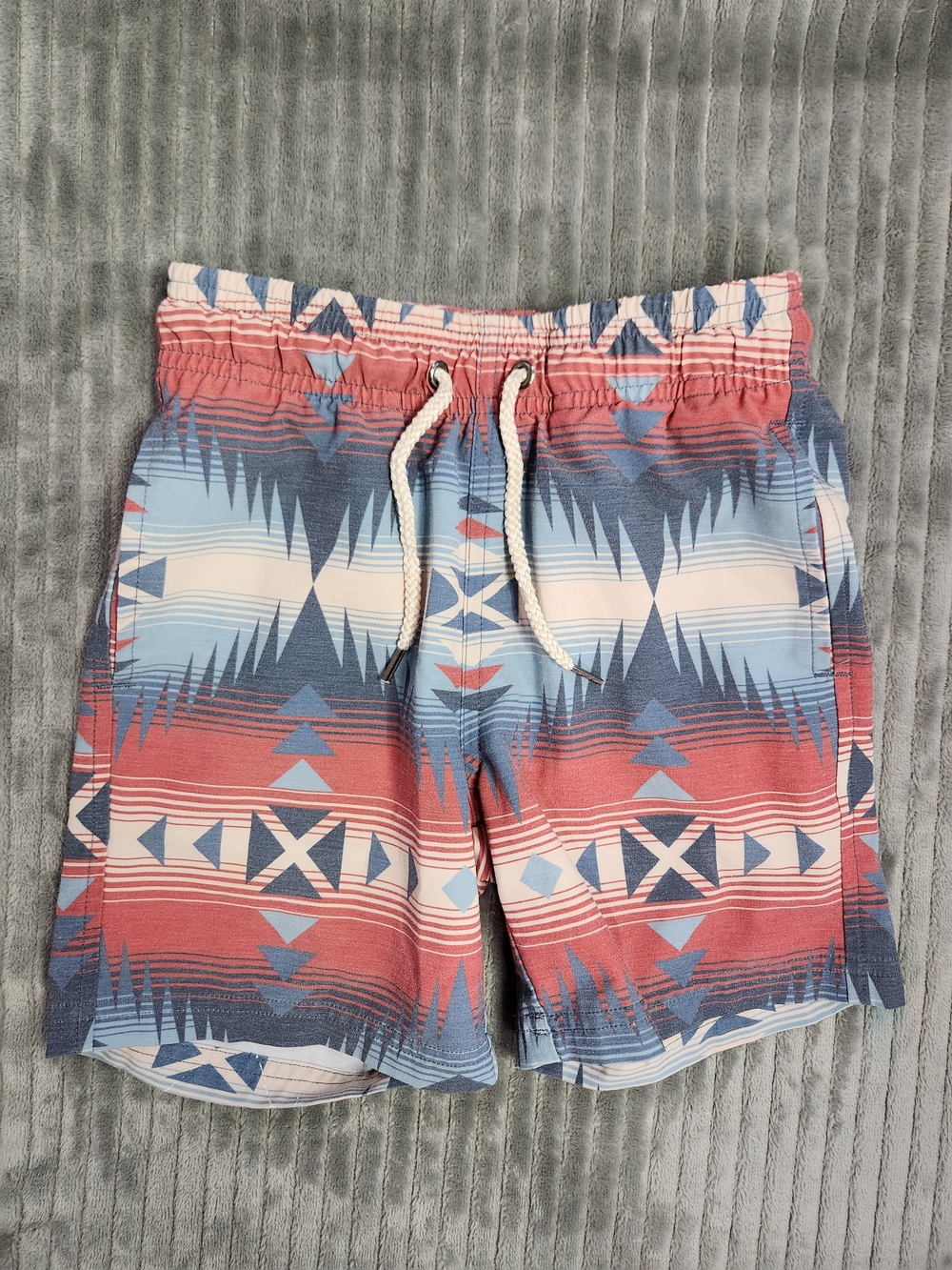Faherty Board Beacon Shorts youth 6 Blue Southwestern Aztec Print Swim Trunks